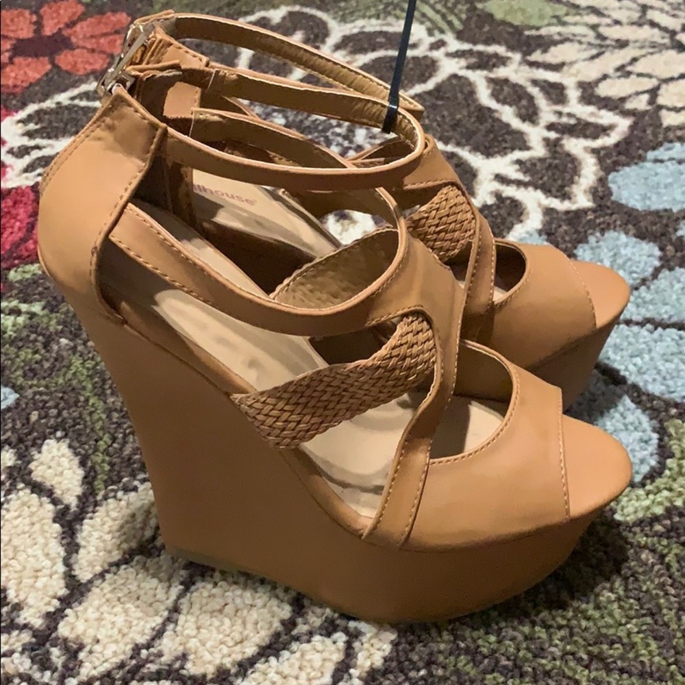 Wedge heels